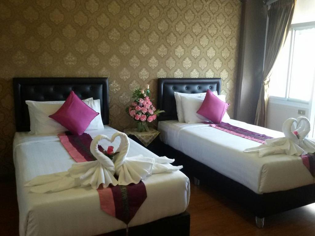 Hotel The Sun &