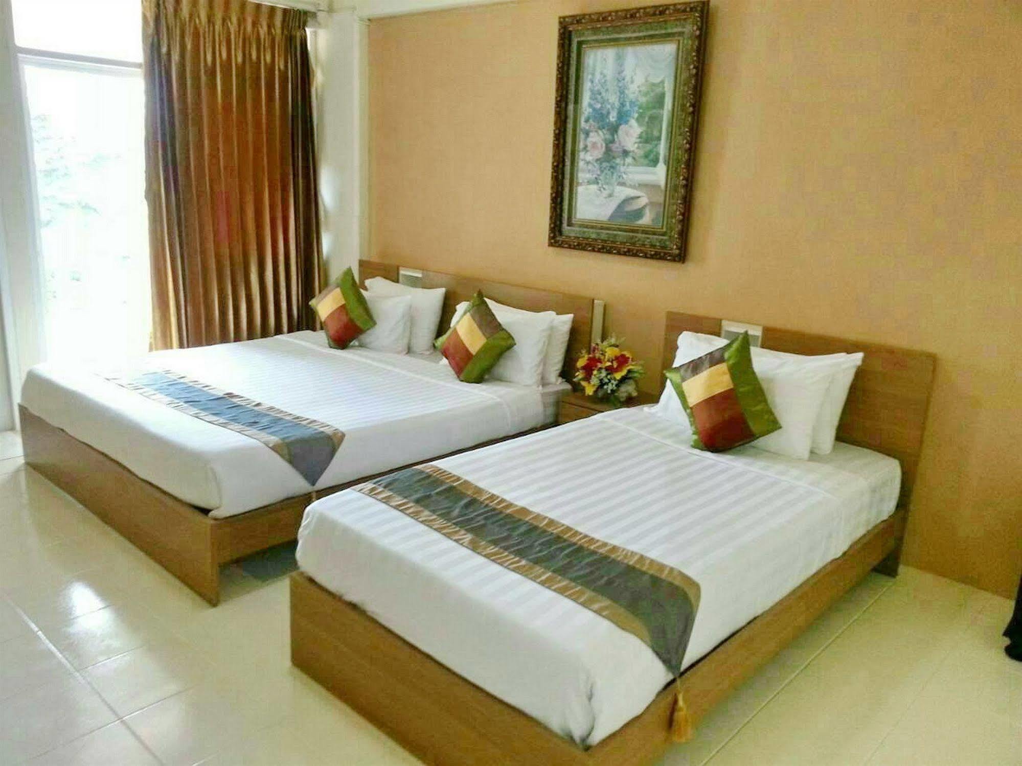 Hotel The Sun & 3*