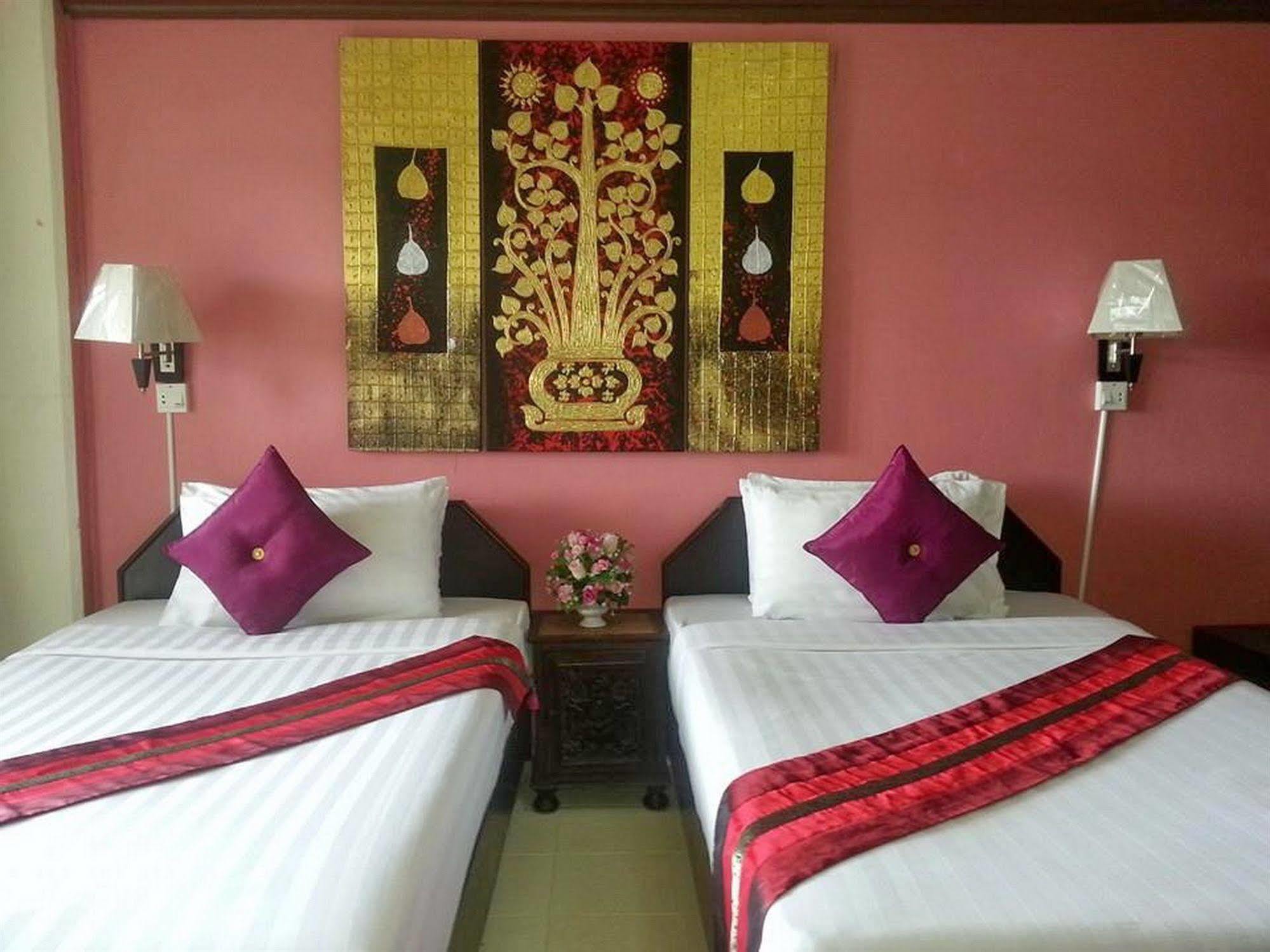The Sun & Hotel 3*